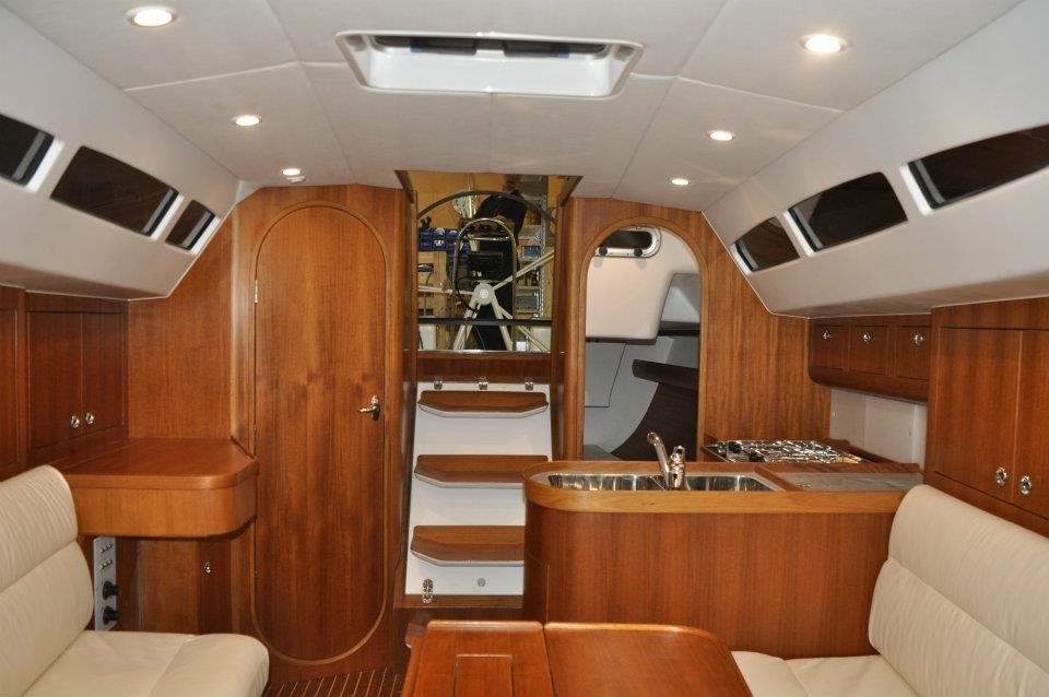 Finnflyer 34 interieur Scandinavian Yachts - full service